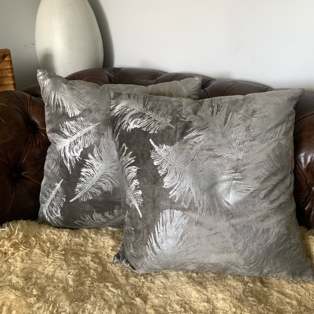 Set of‎ 2 Z gallerie gray feather print gray shimmer down filler accent pillows